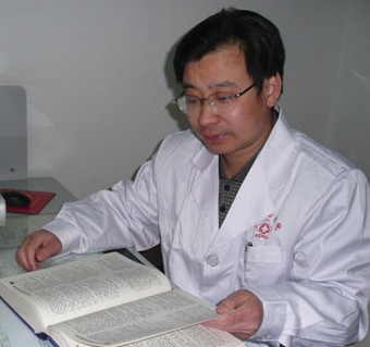 杨映弘 攀枝花市中心医院普外科主任 ,2011年卫生系统全国“五一”劳动奖章获得者